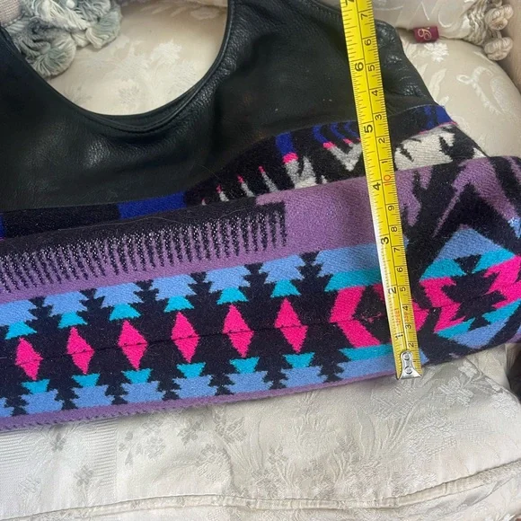 Aztec Black and Tan Leather Handbag - Picture 6 of 9